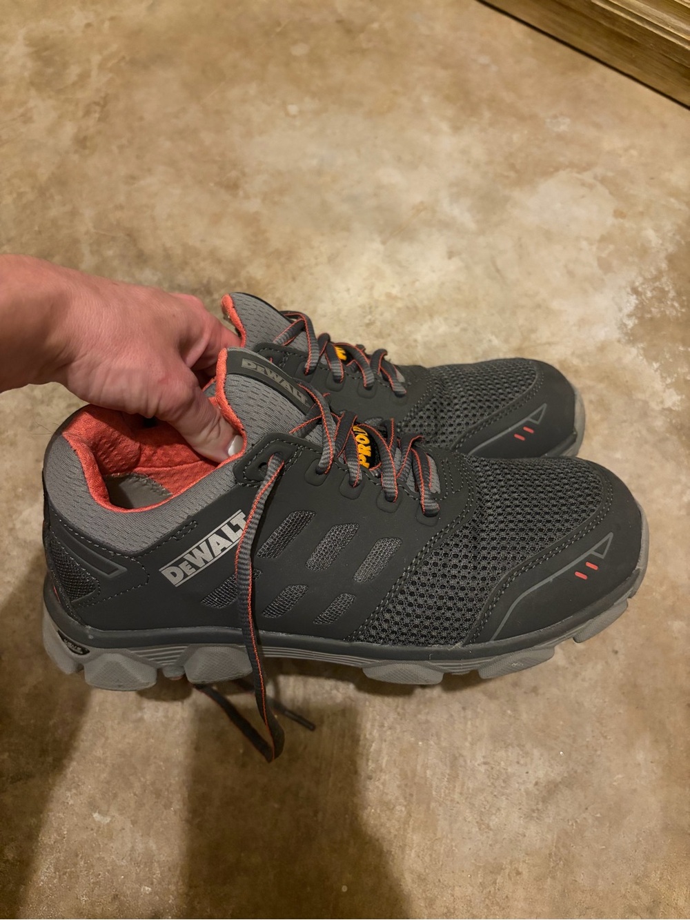 Women’s DeWalt safety toe shoes
